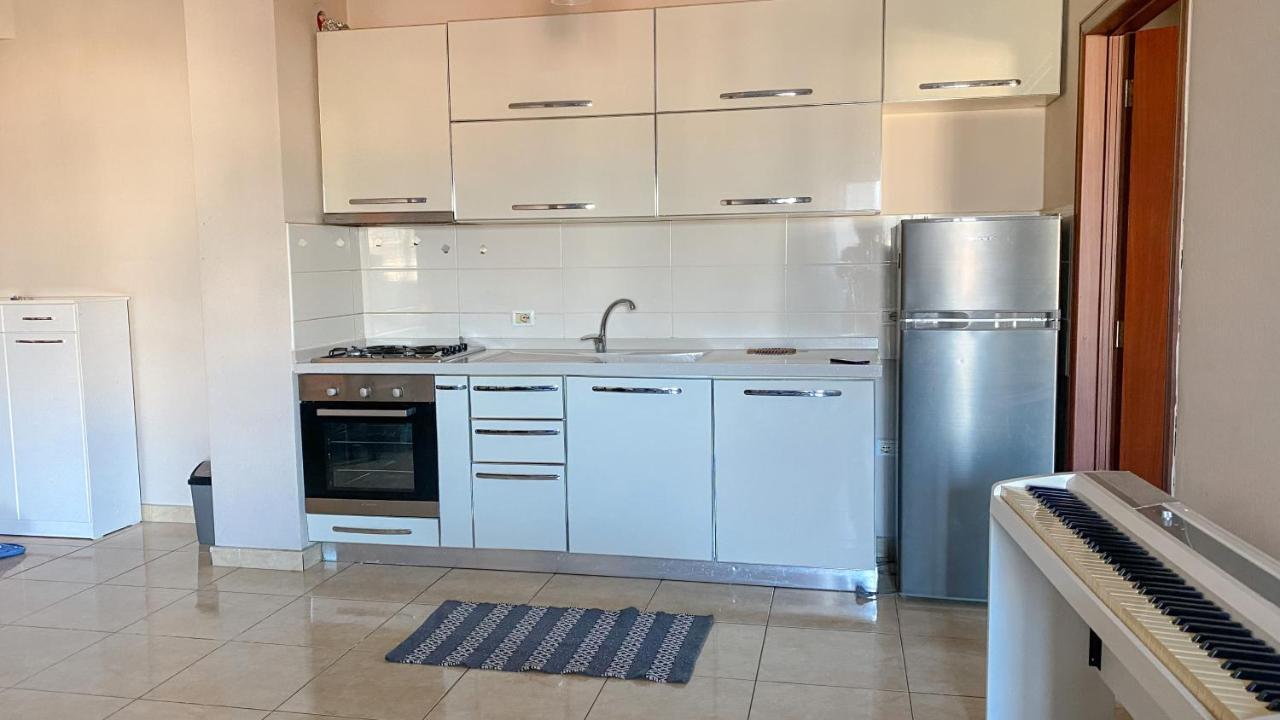 Lando Apartment Shkoder Bagian luar foto