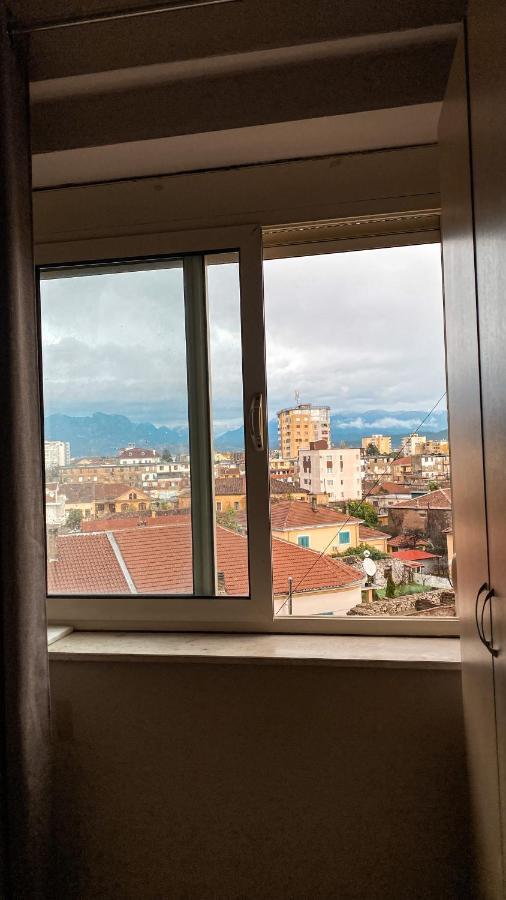 Lando Apartment Shkoder Bagian luar foto