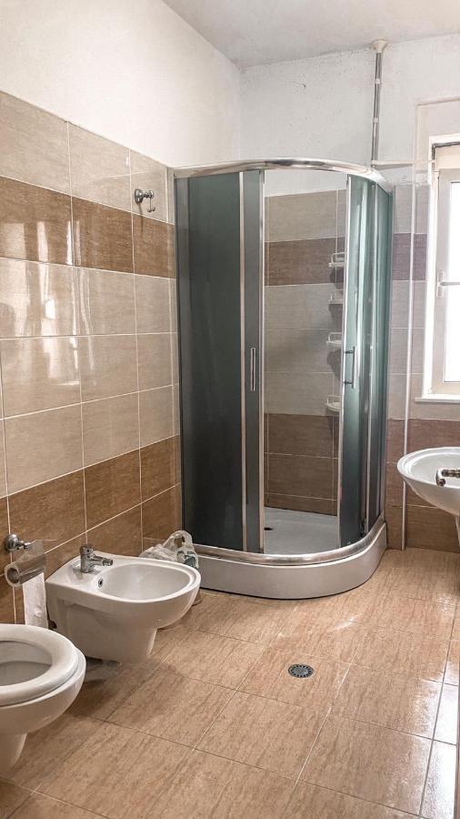 Lando Apartment Shkoder Bagian luar foto